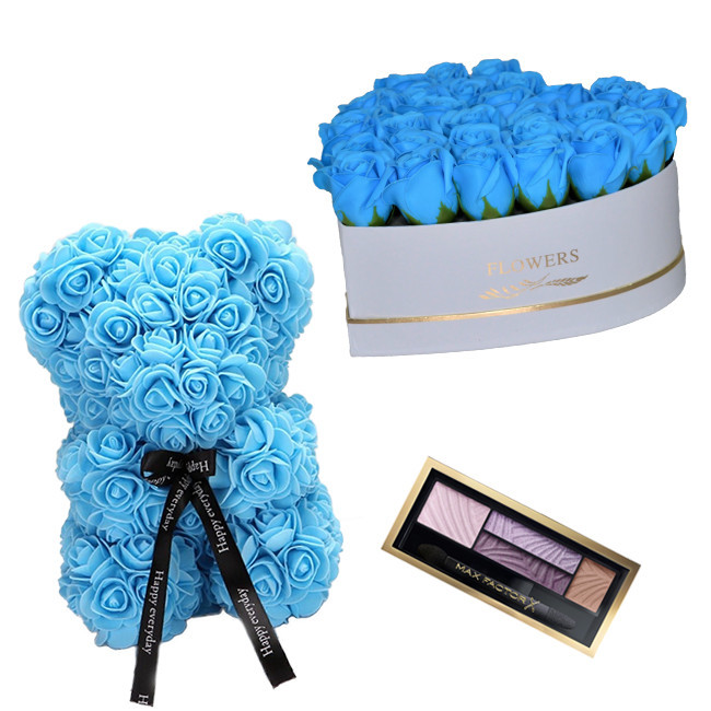 Set Cadou Aranjament floral cutie inima alba cu trandafiri albastrii de sapun, Ursulet floral Albastru 25cm si Paleta fard