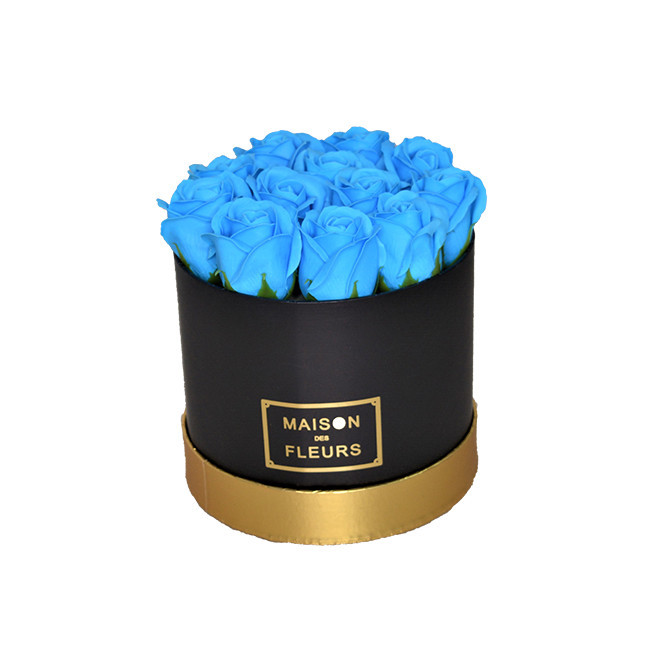 Aranjament floral Trandafiri parfumati de sapun, in cutie neagra Luxury (Culoare: Albastru)