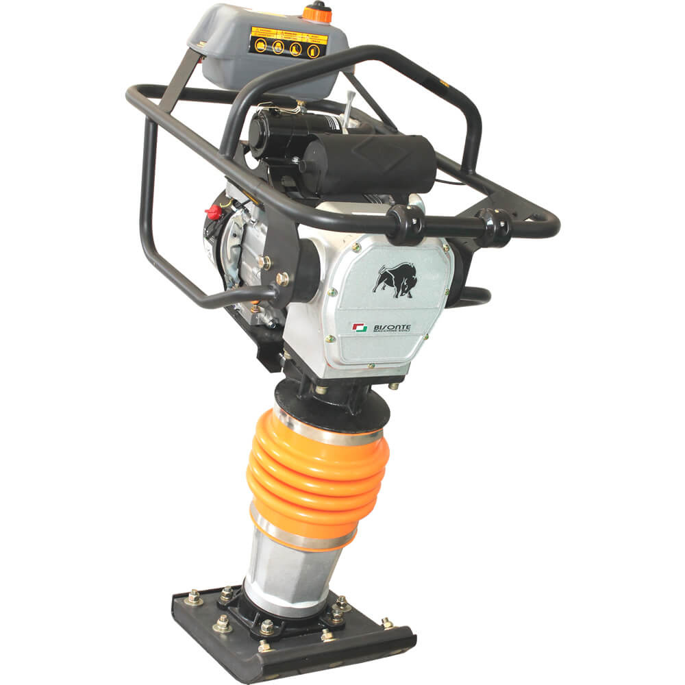 in afara de mașină ce altceva mai are motor Mai Compactor MC72H-GXR, 10 kN, motor Honda, benzina 3,5 cp, greutate 68 kg