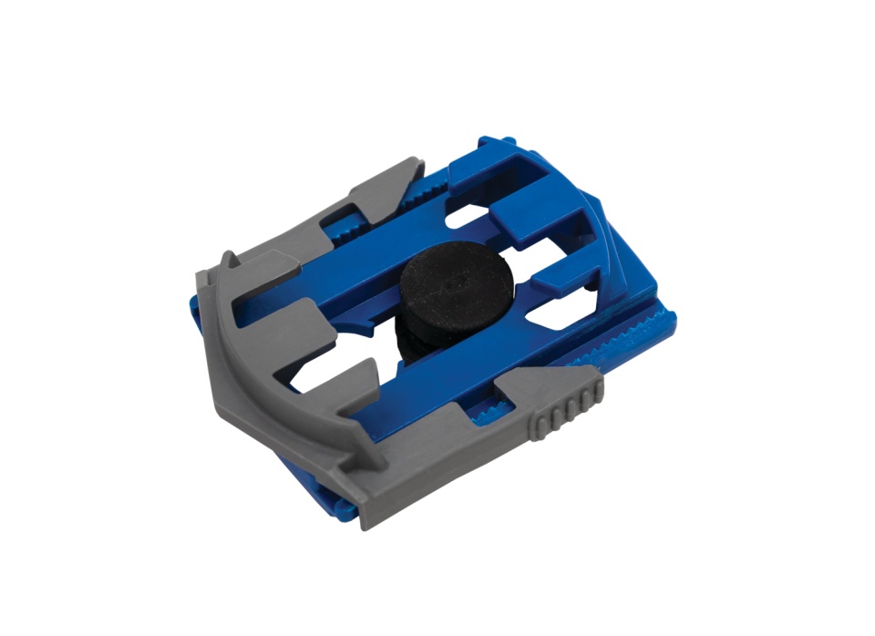 Adaptor universal pentru clesti menghina