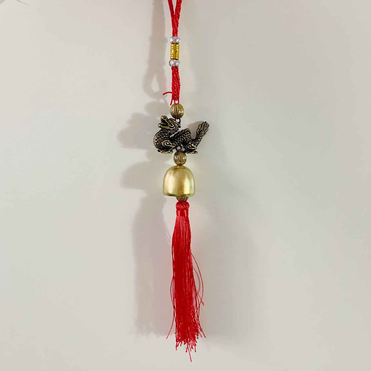 Amuleta canaf Feng Shui Dragon su clopotel - Putere si protectie