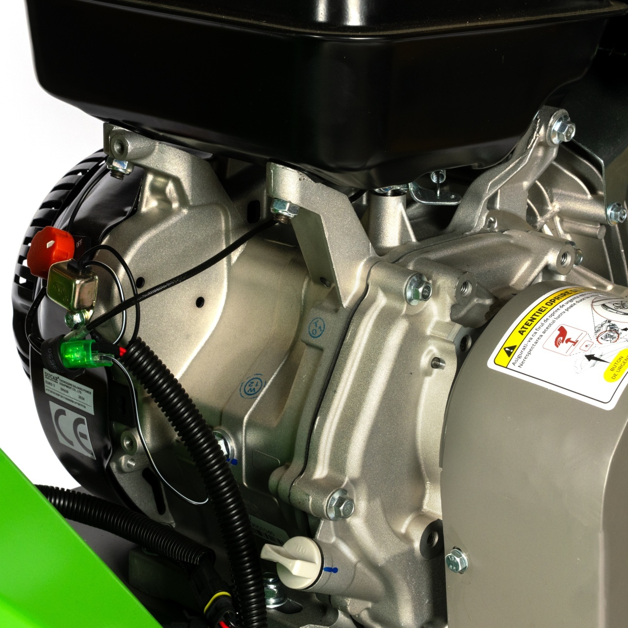 Tocator de crengi Micul Fermier, motor benzina 15 CP, cu carlig de remorcare, 120 mm diametru maxim de taiere, pentru rumegus [2]