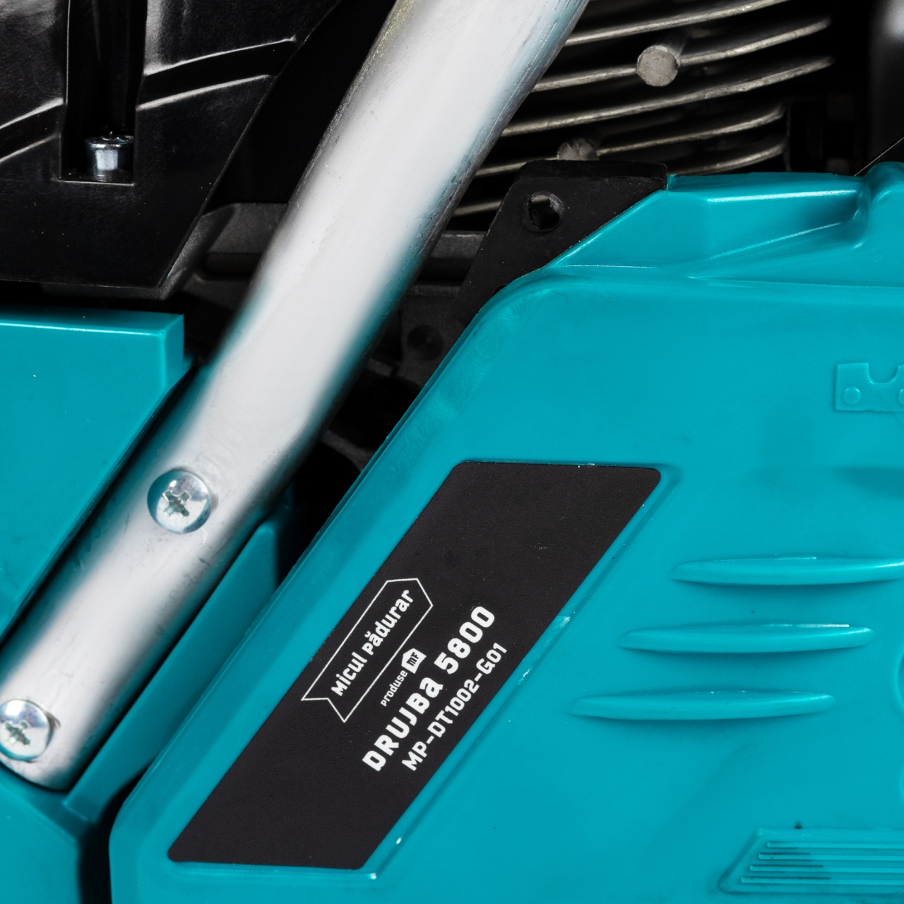 Drujba Micul Padurar 5800, 3.7 CP, o lama 18", un lant cu pornire rapida si demaror magneziu [2]