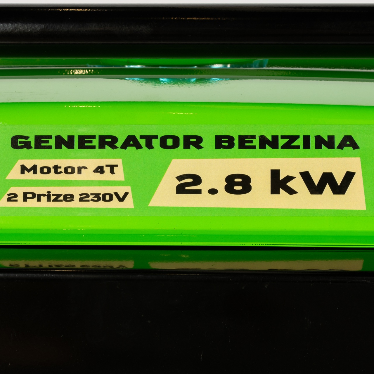 Generator Micul Fermier, 2.8KW, cu pornire manuala, motor benzina 4T, doua prize 230V, rezervor combustibil 15L [6]