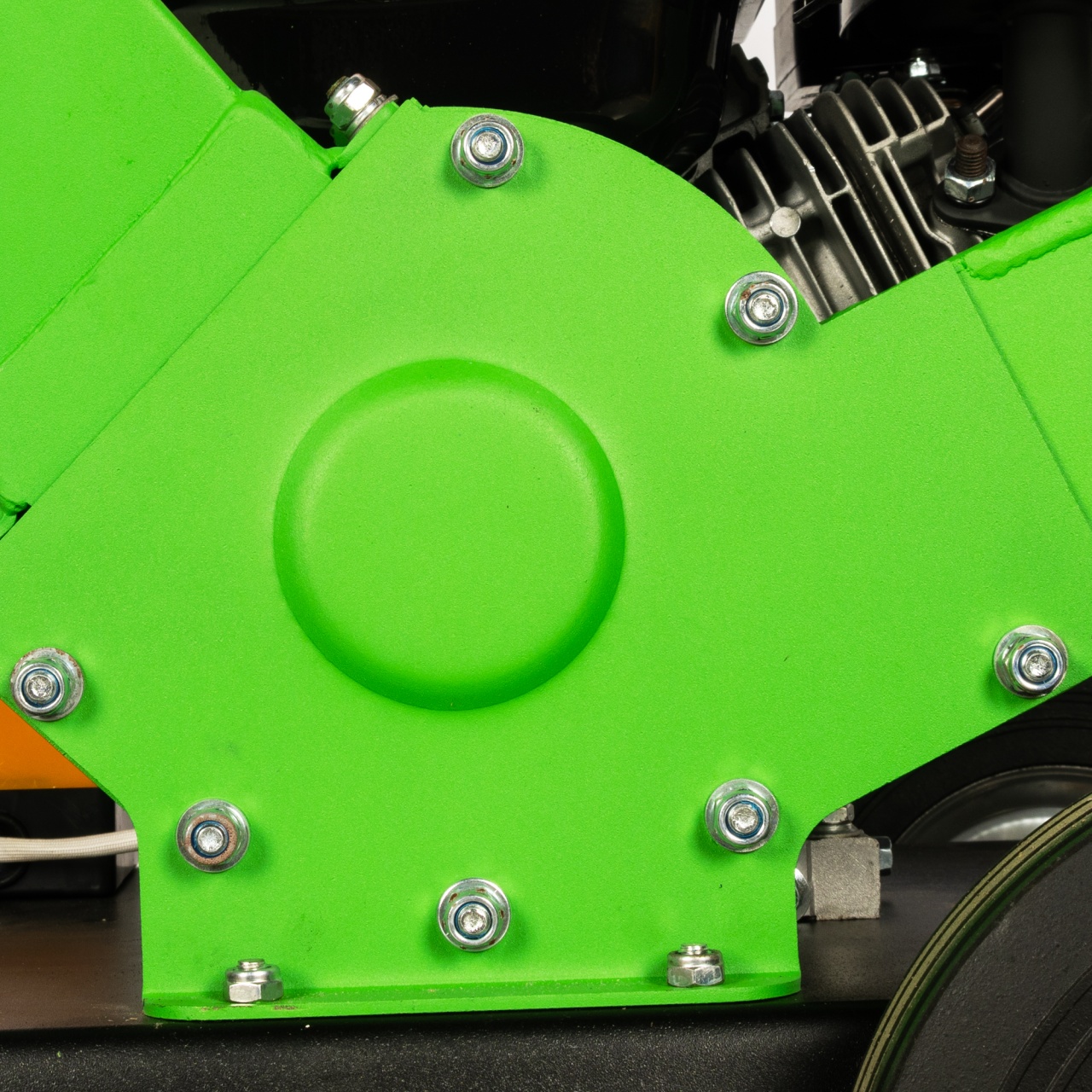 Tocator pentru crengi si vita de vie Micul Fermier, Ø60mm, motor benzina 7CP pentru rumegus [4]