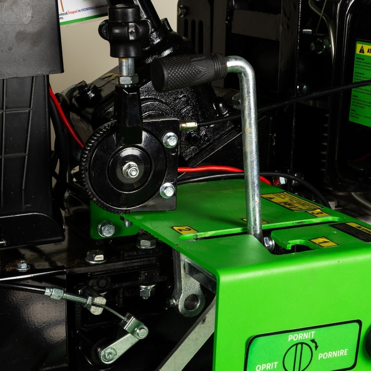 Motocultivator Ride-On Micul Fermier MF-MT1010-G01, 17CP, Capacitate Cilindrica 530 CC, Motor 4 Timpi, 4X4, 4 Viteze