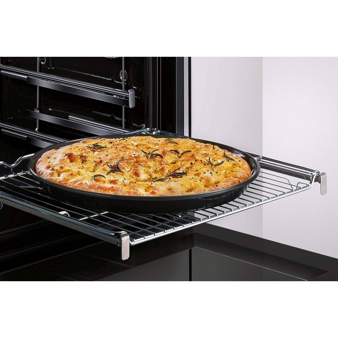 Tavă emailată de înaltă calitate pentru pizza BOSCH HEZ617000 - 00577346, Diametru maxim de 35.7cm, Înălțime 3cm, Emailată atât pe interior cât și pe exterior, 699g, DW safe