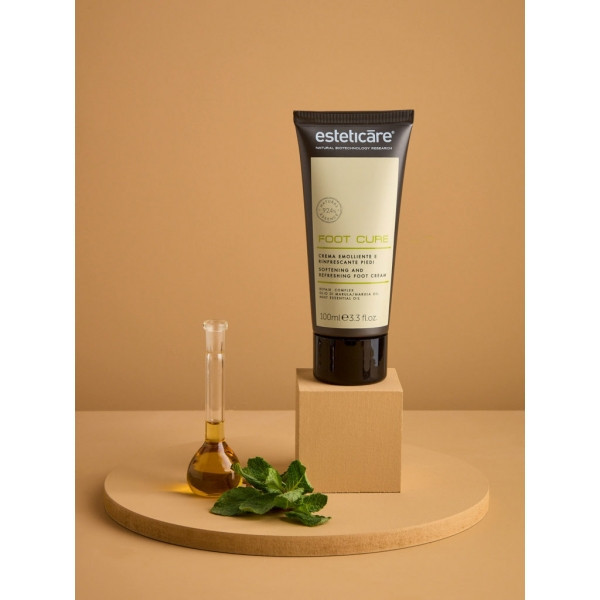 Crema emolienta si revigoranta pentru picioare esteticare, 100 ml
