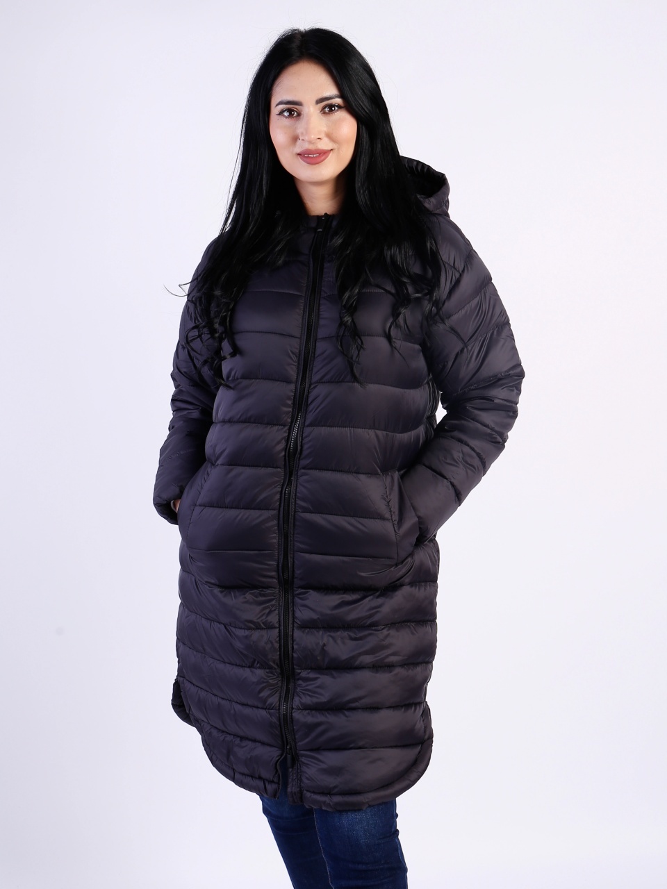 Geacă damă lungă de iarnă neagră cu glugă matlasată