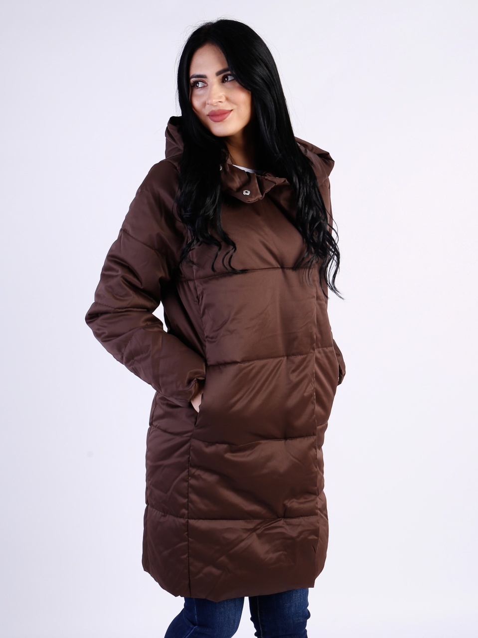 Geacă damă lungă de iarnă maro cu glugă matlasată