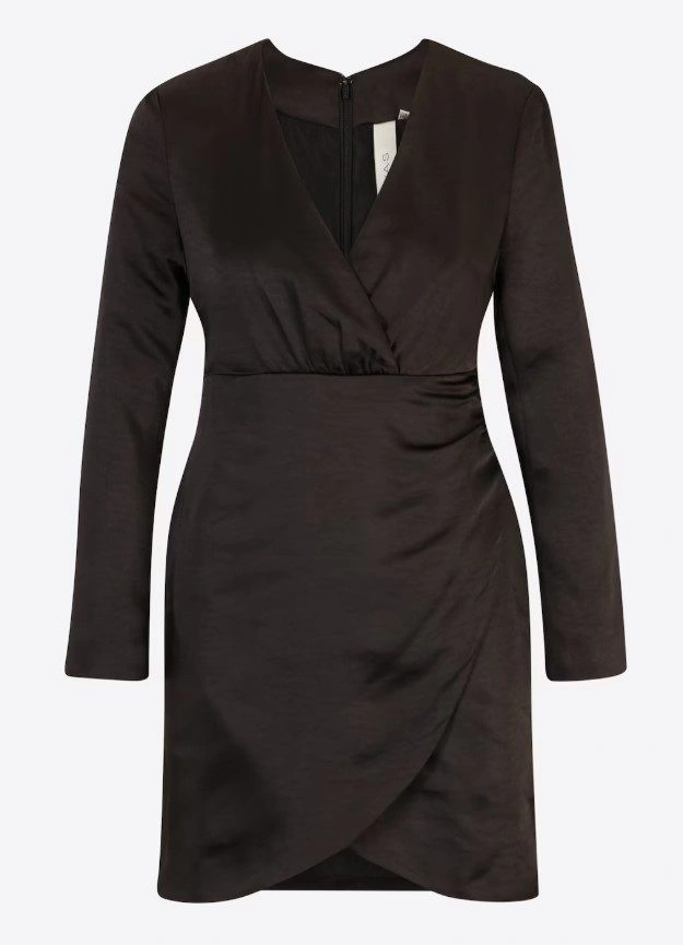 Rochie neagră elegantă scurtă – croi simplu și rafinat