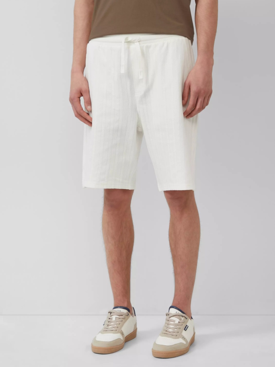 s.Oliver Pantaloni scurti, barbati, Detroit, cu aspect texturat, Relaxed fit, Alb (SELECTATI MARIMEA: 2XL)