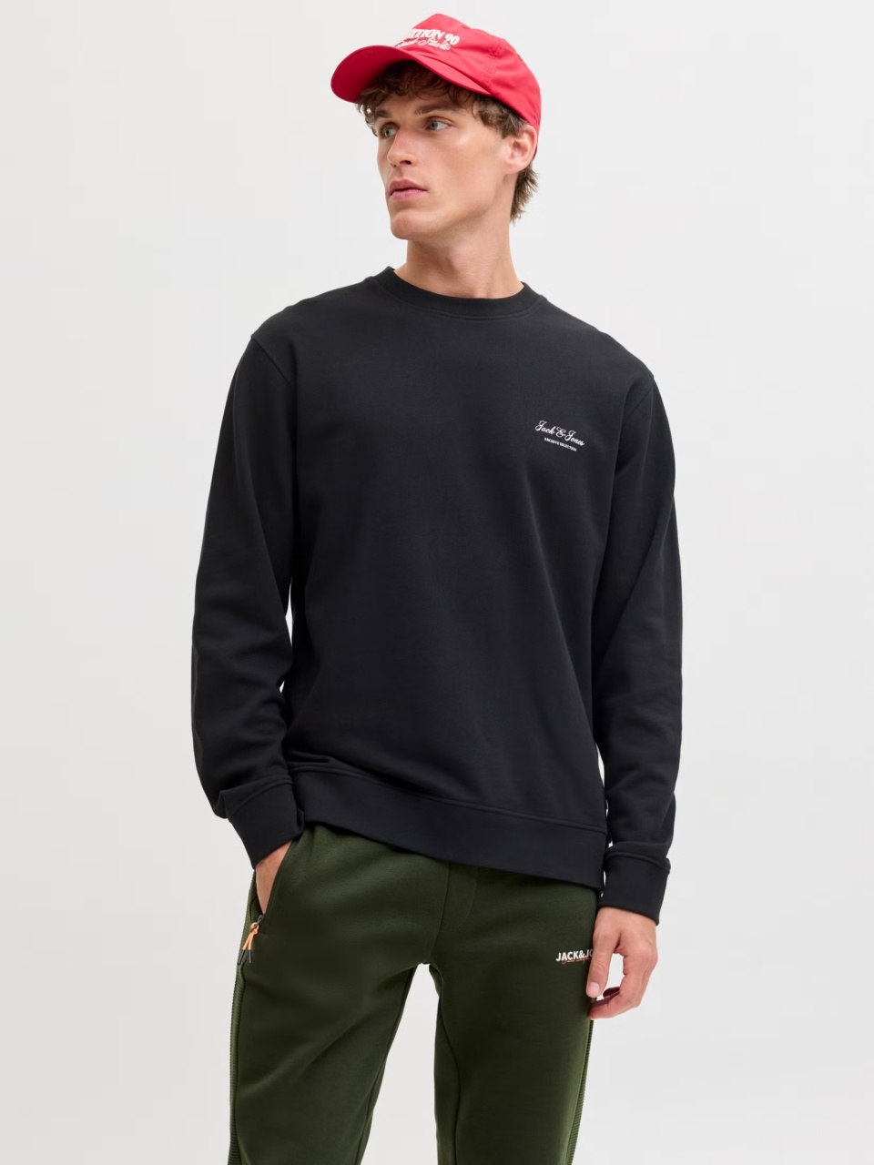 Jack & Jones Bluza barbati, Relaxed fit, cu decolteu la baza gatului, Negru (SELECTATI MARIMEA: S)