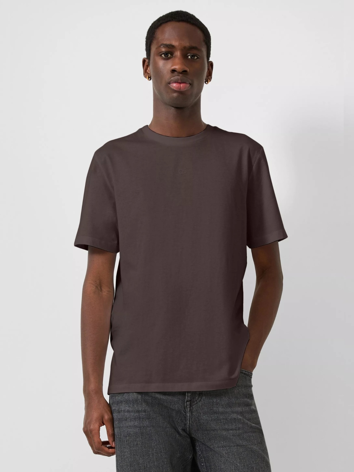 Q/S by s.Oliver Tricou barbati, la baza gatului, din bumbac, Regular Fit, Maro inchis (SELECTATI MARIMEA: L)