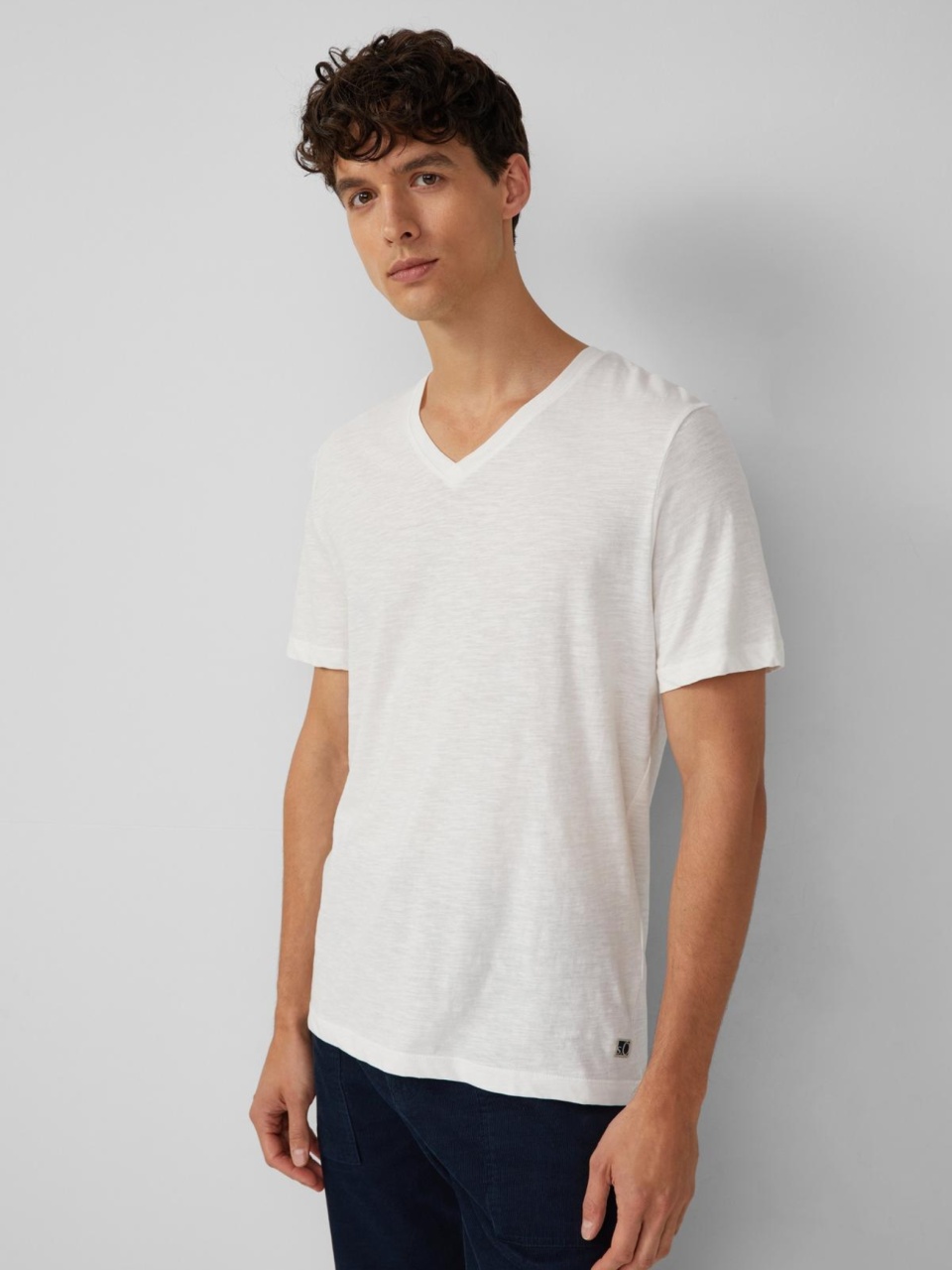 s.Oliver Tricou barbati cu decolteu in V, Regular fit, din bumbac, Alb (SELECTATI MARIMEA: 2XL)
