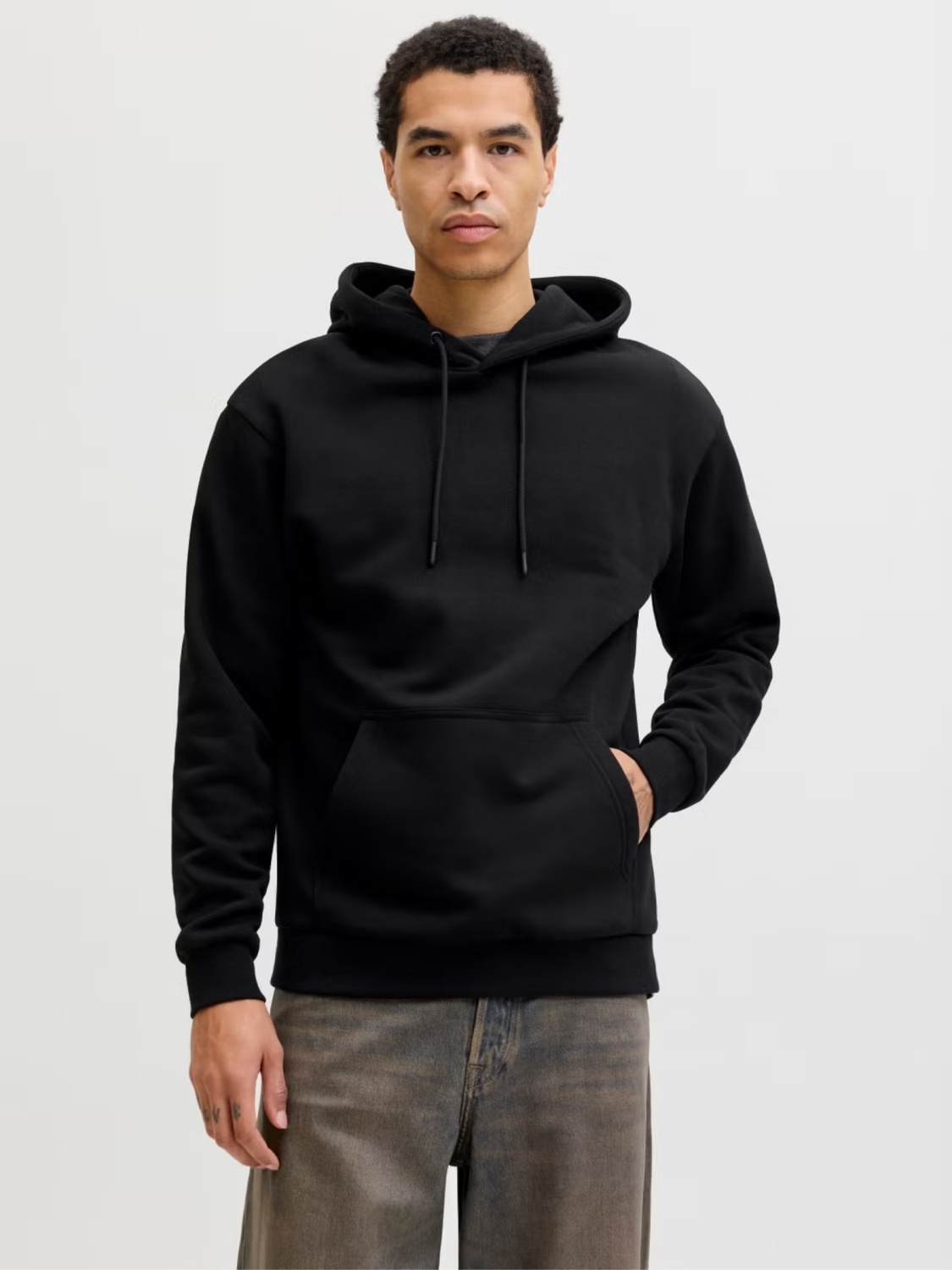 Jack & Jones Hanorac barbati, cu buzunar tip marsupiu, Relaxed Fit, JJEBRADLEY, Negru (SELECTATI MARIMEA: L)