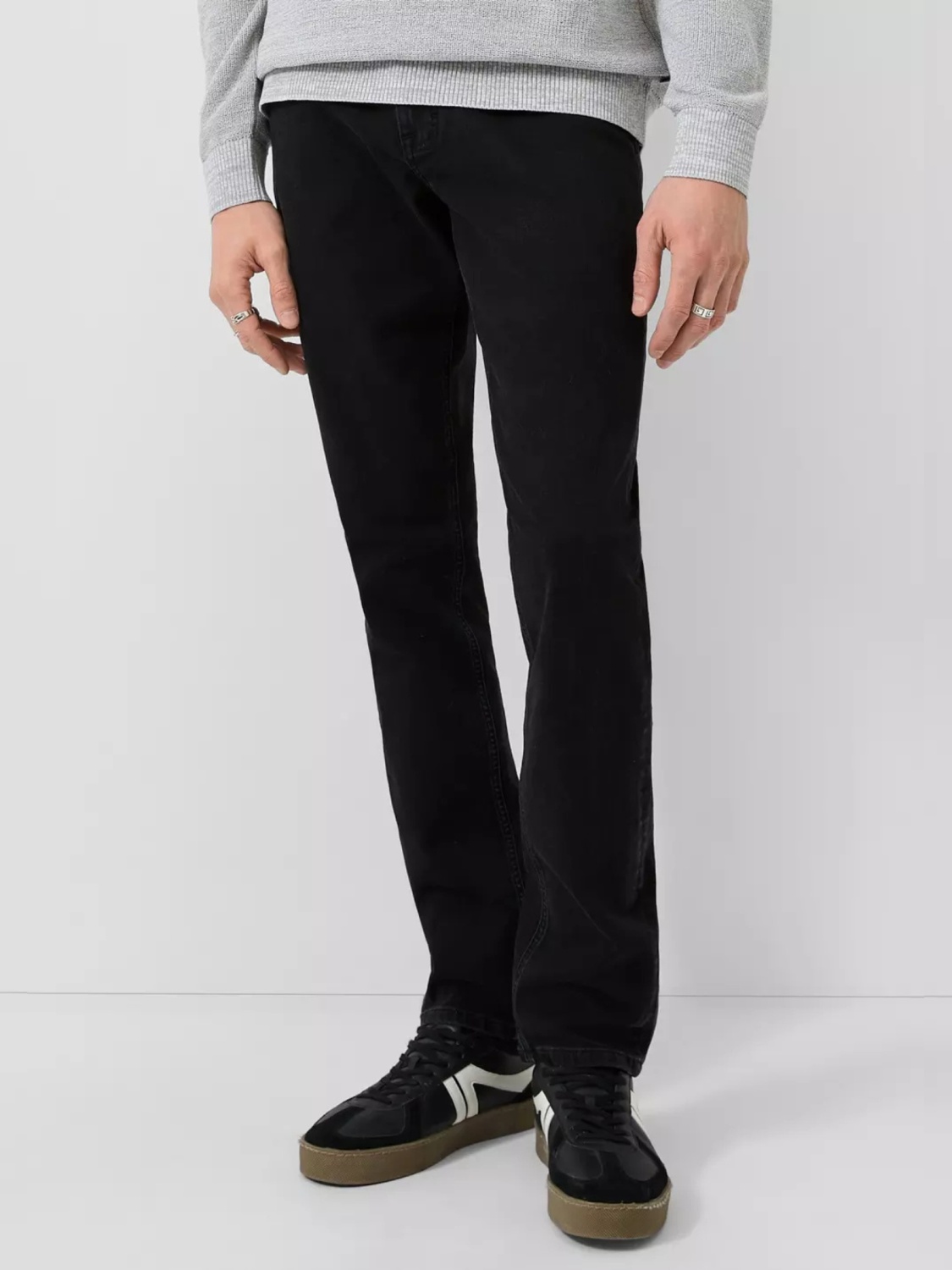 Q/S by s.Oliver Blugi barbati Rick, cu talie medie si croiala Slim Fit, Slim leg, Negru (SELECTATI MARIMEA: 36, SELECTATI LUNGIMEA: 32)