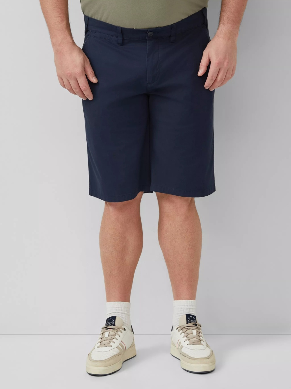 s.Oliver Big Sizes Pantaloni scurti chino, barbati big sizes, Detroit, Relaxed fit, Bleumarin inchis (SELECTATI MARIMEA: 42)