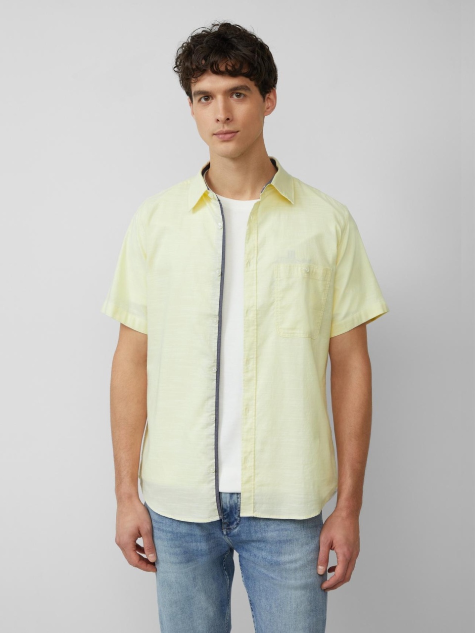 s.Oliver Camasa cu maneca scurta barbati, croiala Slim Fit si design cu un singur buzunar, Galben deschis (SELECTATI MARIMEA: S)