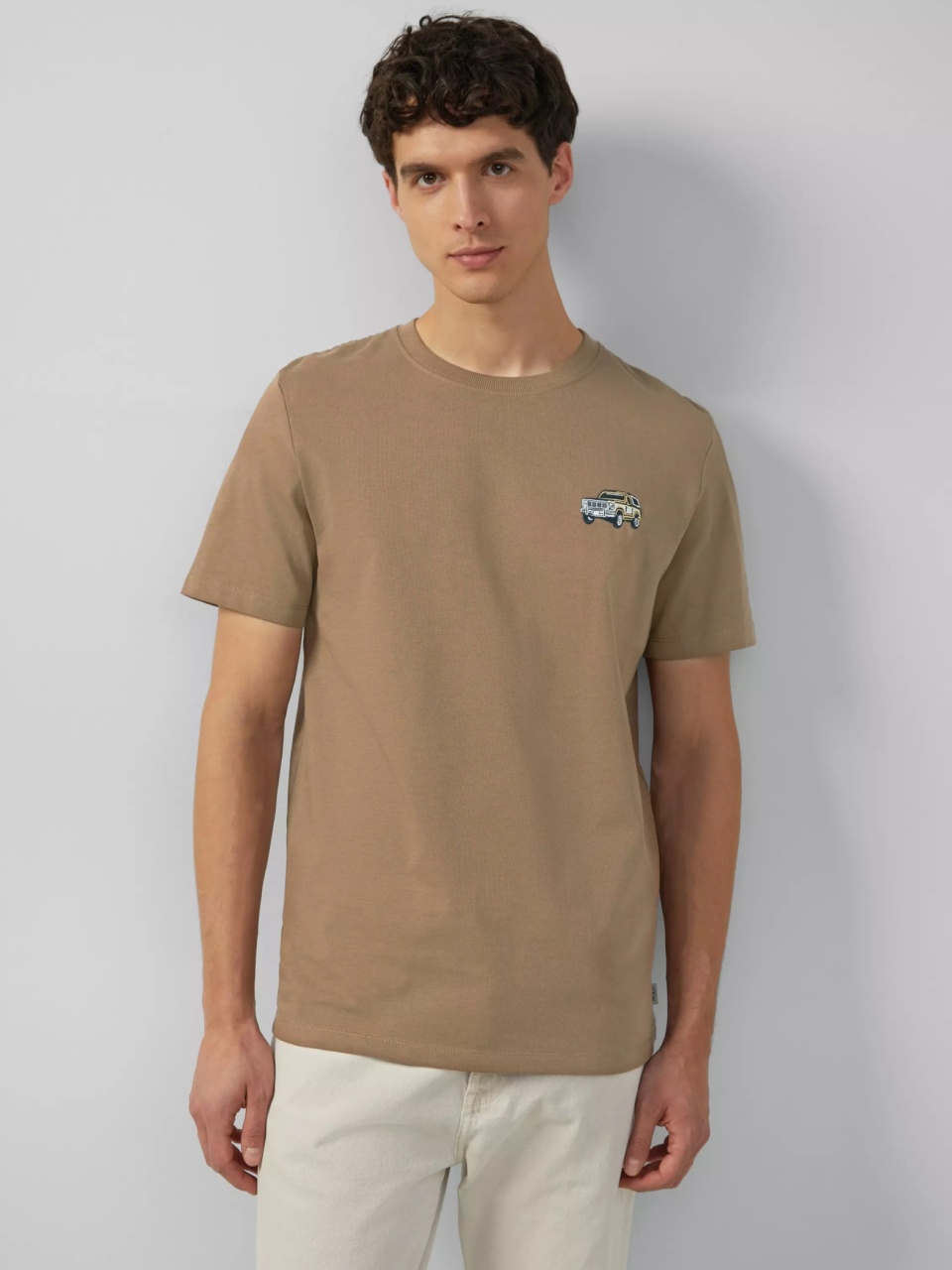 s.Oliver Tricou barbati la baza gatului, Regular fit, cu imprimeu Ford®, Maro (SELECTATI MARIMEA: M)