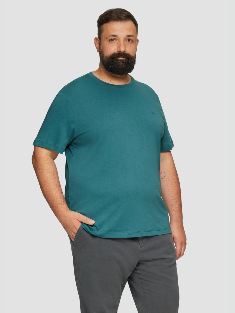 Tricou bărbați big size cu decolteu la baza gâtului și logo, din bumbac, Verde petrol (SELECTATI MARIMEA: 2XL)