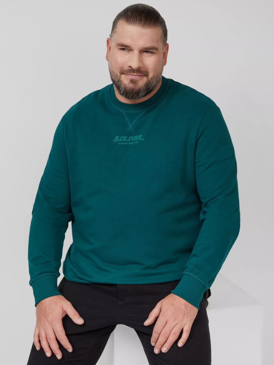 s.Oliver Big Sizes Bluza barbati big sizes cu decolteu la baza gatului, logo, Regular Fit, Verde inchis (SELECTATI MARIMEA: 6XL)