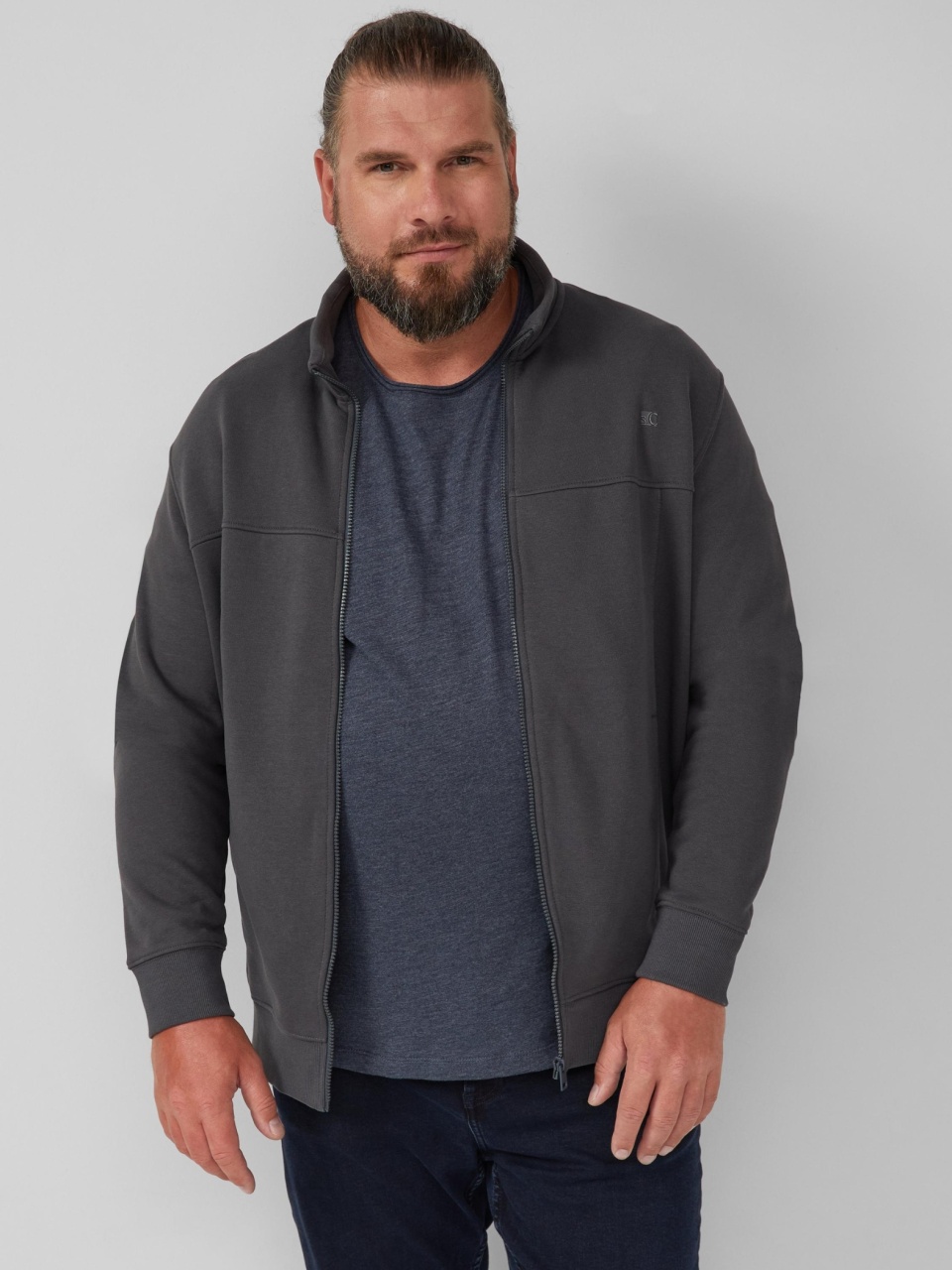 s.Oliver Big Sizes Bluza de trening barbati big sizes, cu fermoar si croiala Regular Fit, Gri inchis (SELECTATI MARIMEA: 2XL)