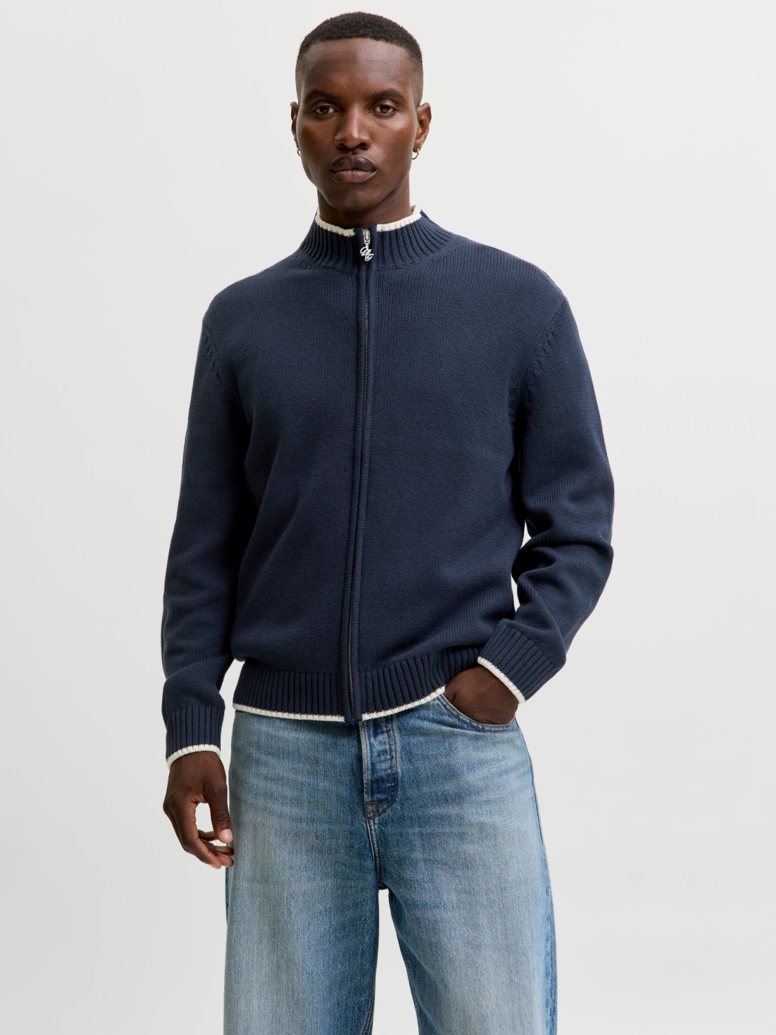 Jack & Jones Cardigan tricotat barbati cu guler inalt si detalii contraste, JORFREDERIKSBERG, Bleumarin inchis (SELECTATI MARIMEA: 2XL)