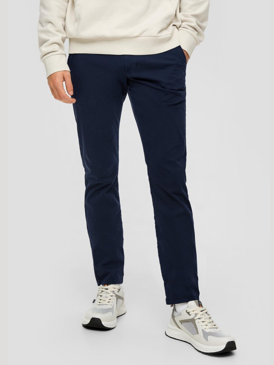 Q/S by s.Oliver Pantaloni chino barbati cu talie medie si croiala Slim fit, Bleumarin inchis (SELECTATI MARIMEA: 34, SELECTATI LUNGIMEA: 32)
