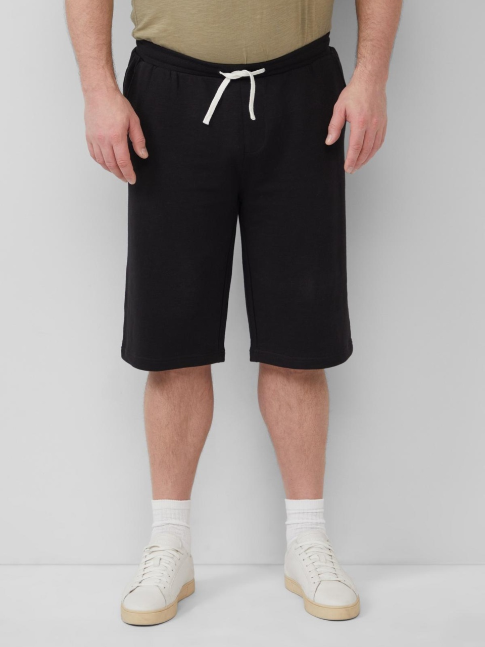 s.Oliver Big Sizes Pantaloni scurti barbati big sizes, Detroit, cu talie medie si croiala Regular Fit, Negru (SELECTATI MARIMEA: 2XL)