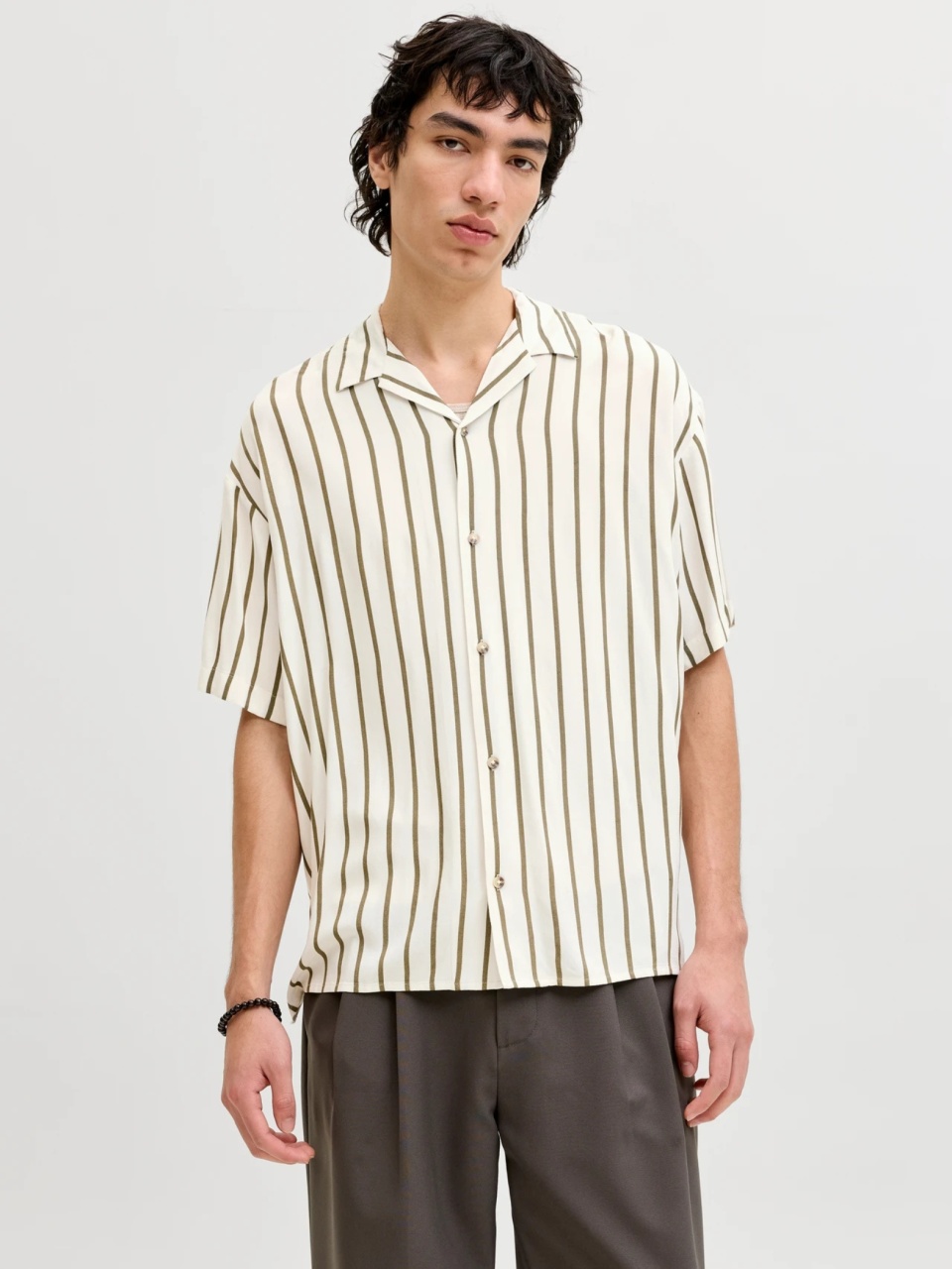Jack & Jones Camasa cu maneca scurta barbati, Regular Fit, cu imprimeu in dungi, Bej (SELECTATI MARIMEA: 2XL)