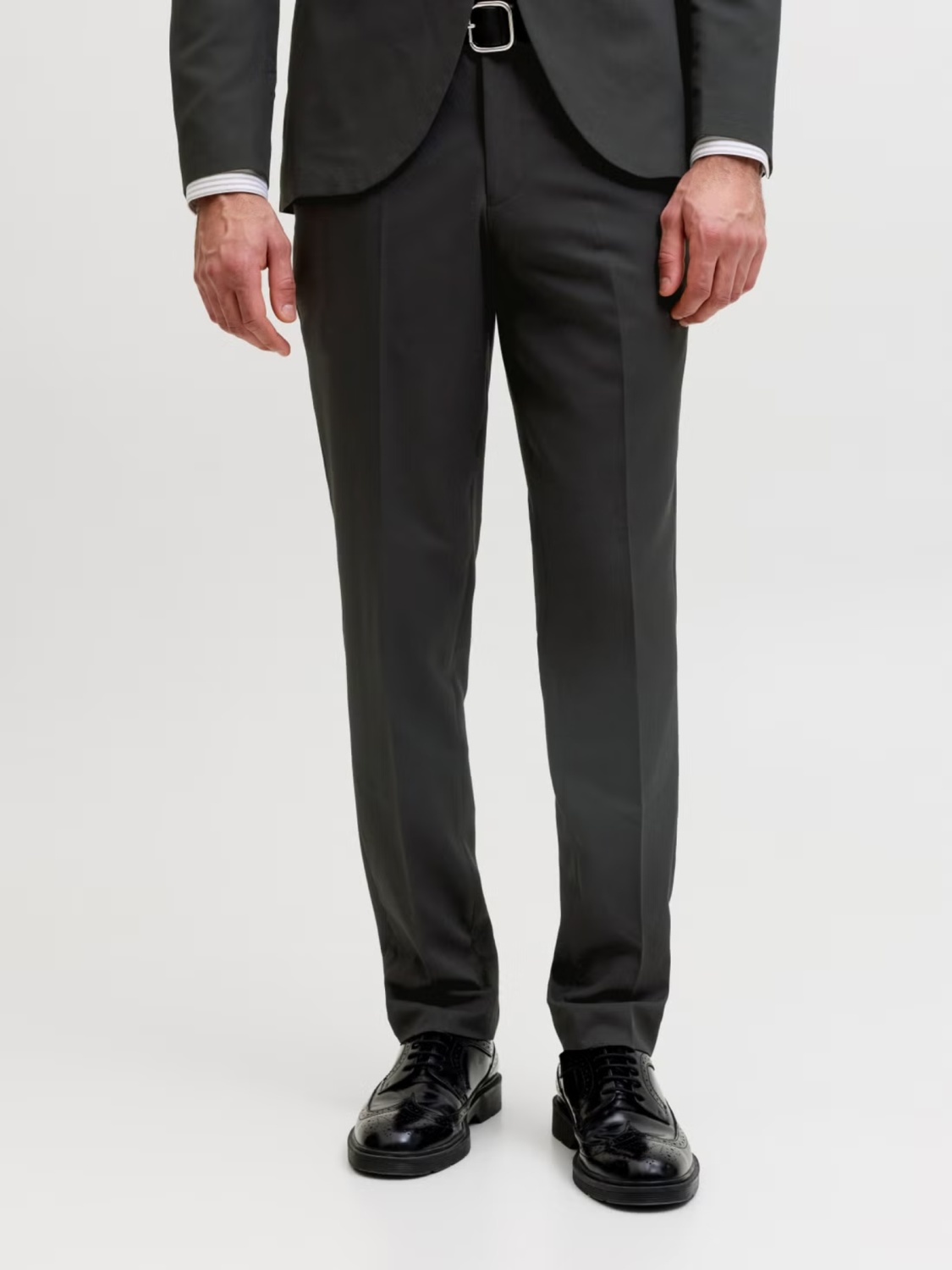 Jack & Jones Pantaloni costum barbati, JPRFRANCO, cu croiala Super Slim fit, Negru (SELECTATI MARIMEA: 48)