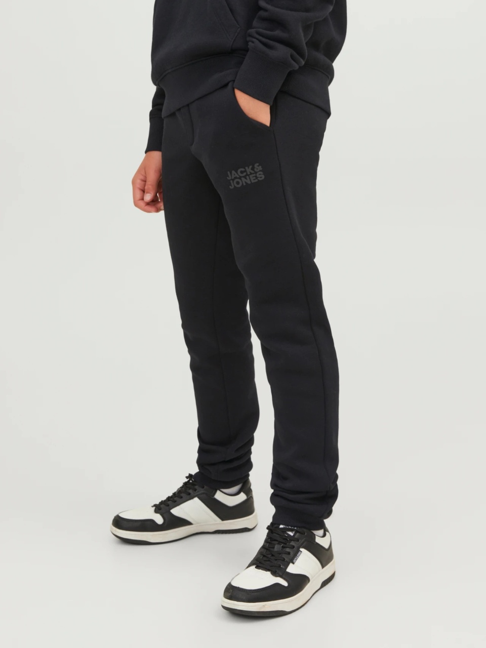 Jack & Jones Pantaloni lungi de trening, baieti, cu talie medie, Relaxed fit, Negru (SELECTATI MARIMEA: 140 cm)