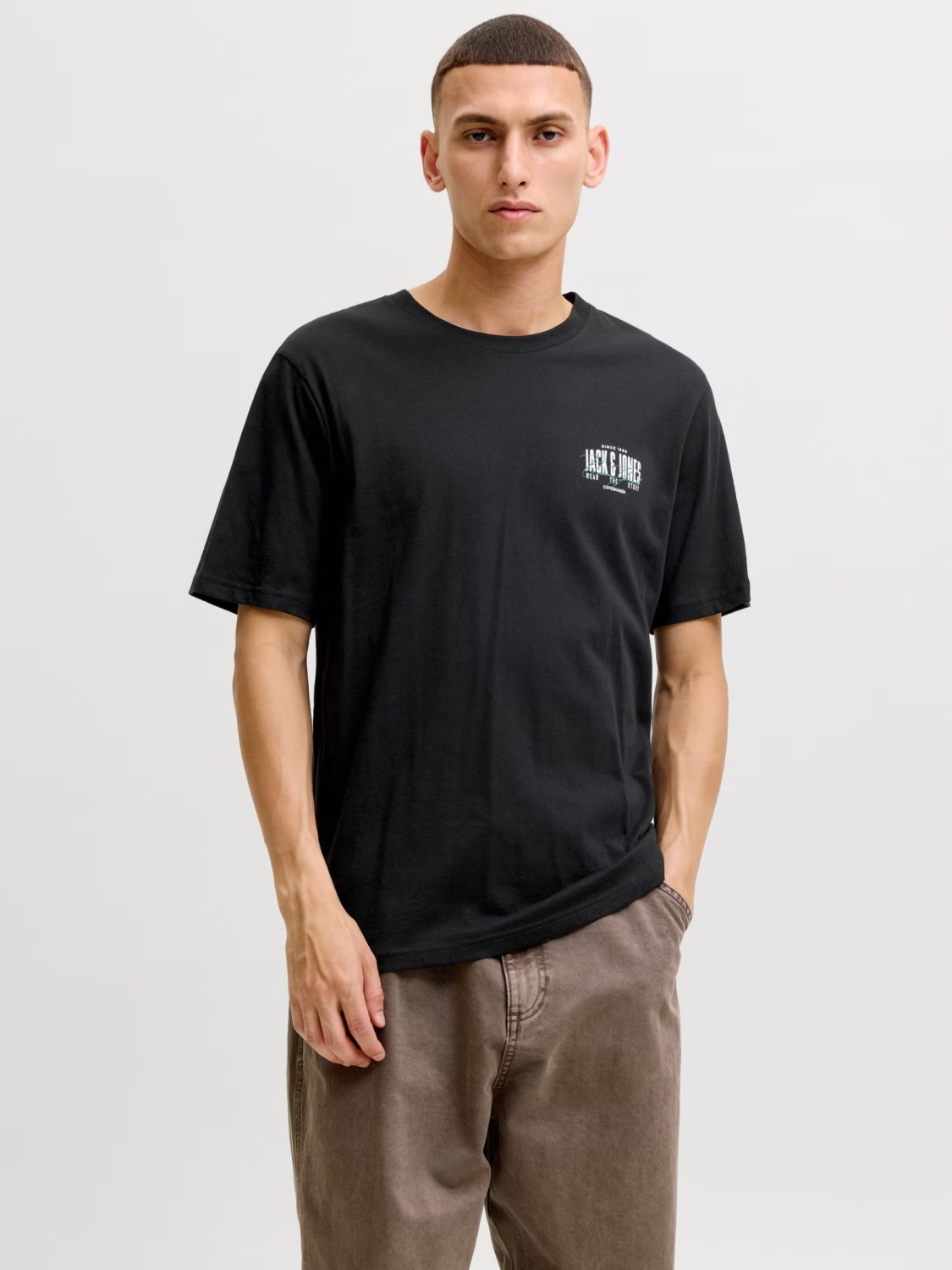 Jack & Jones Tricou barbati la baza gatului, din bumbac, Regular Fit, JJAERO, Negru (SELECTATI MARIMEA: L)
