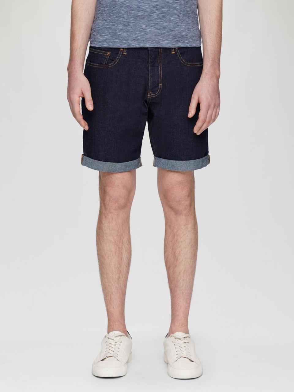 Q/S by s.Oliver Pantaloni scurti de blug barbati, John cu talie medie si croiala Regular Fit, Indigo (SELECTATI MARIMEA: 30)