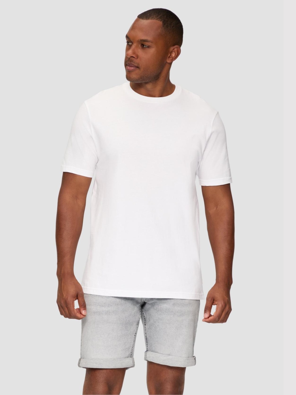 Tricou barbati cu decolteu la baza gatului si croiala Regular fit, Alb (SELECTATI MARIMEA: M)