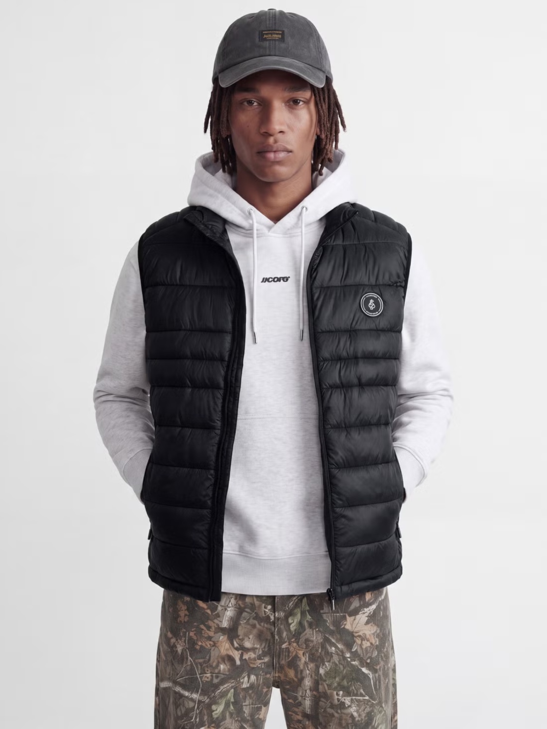 Jack & Jones Vesta barbati fara gluga cu guler inalt, Regular fit, JJEKINGSLEY, Negru (SELECTATI MARIMEA: S)