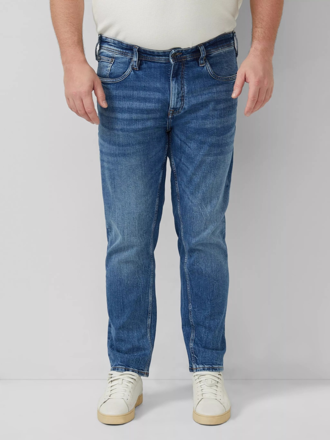 s.Oliver Big Sizes Blugi barbati big size Casby, cu talie medie, Relaxed fit, Straight leg, Albastru (SELECTATI MARIMEA: 42, SELECTATI LUNGIMEA: 32)
