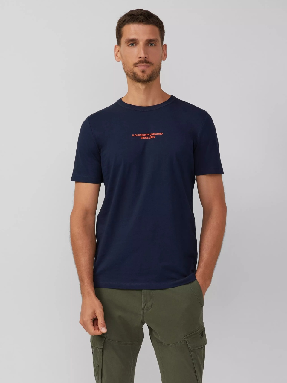 s.Oliver Tricou barbati, Regular fit cu decolteu la baza gatului si imprimeu cu text, Bleumarin inchis (SELECTATI MARIMEA: 2XL)