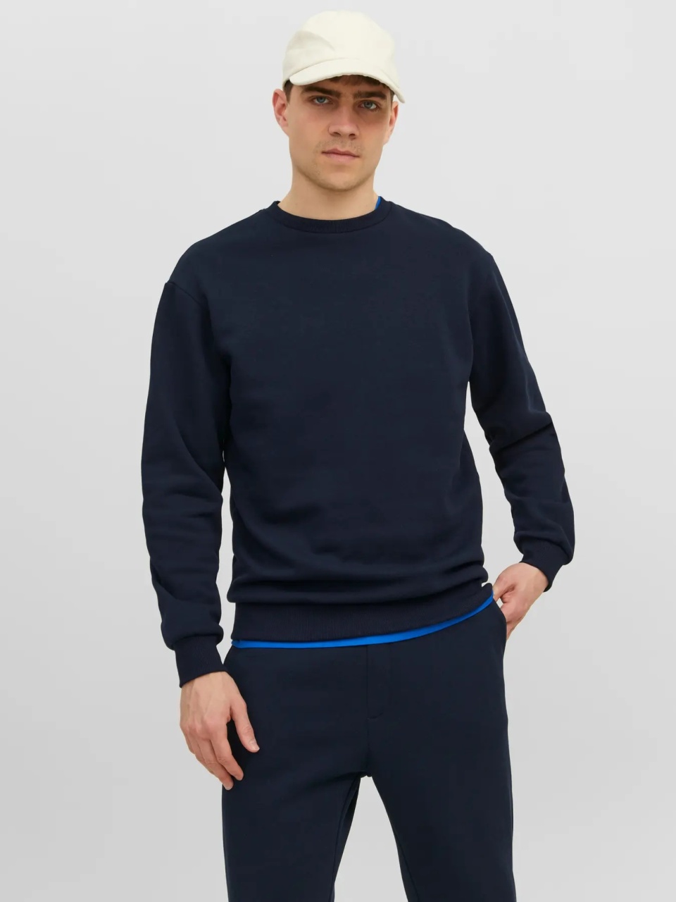 Jack & Jones Bluza barbati, simpla cu decolteu la baza gatului, Bleumarin inchis (SELECTATI MARIMEA: L)