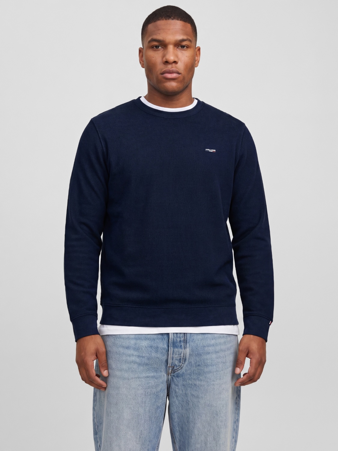 Jack & Jones Plus Pulover barbati din bumbac organic, decolteu la baza gatului, Regular Fit, JPRBLUALVES, Bleumarin inchis (SELECTATI MARIMEA: 4XL)