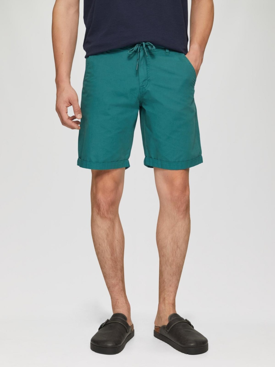Q/S by s.Oliver Pantaloni scurti barbati chino, Jhon cu croiala Regular fit si talie medie, Verde (SELECTATI MARIMEA: 30)