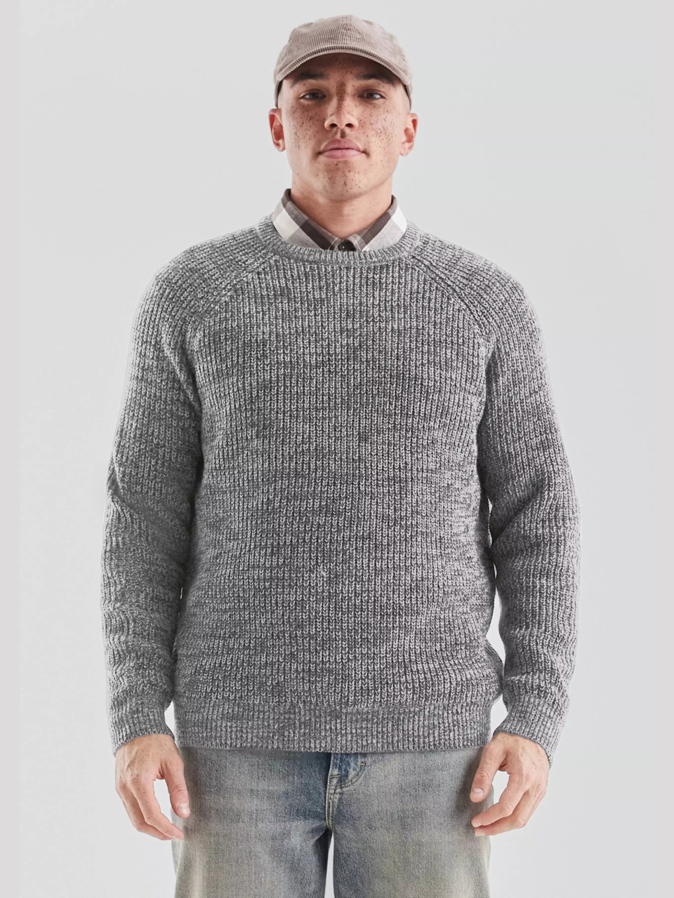 Q/S by s.Oliver Pulover barbati din fire melanj, cu decolteu la baza gatului, Regular fit, Gri inchis (SELECTATI MARIMEA: 2XL)
