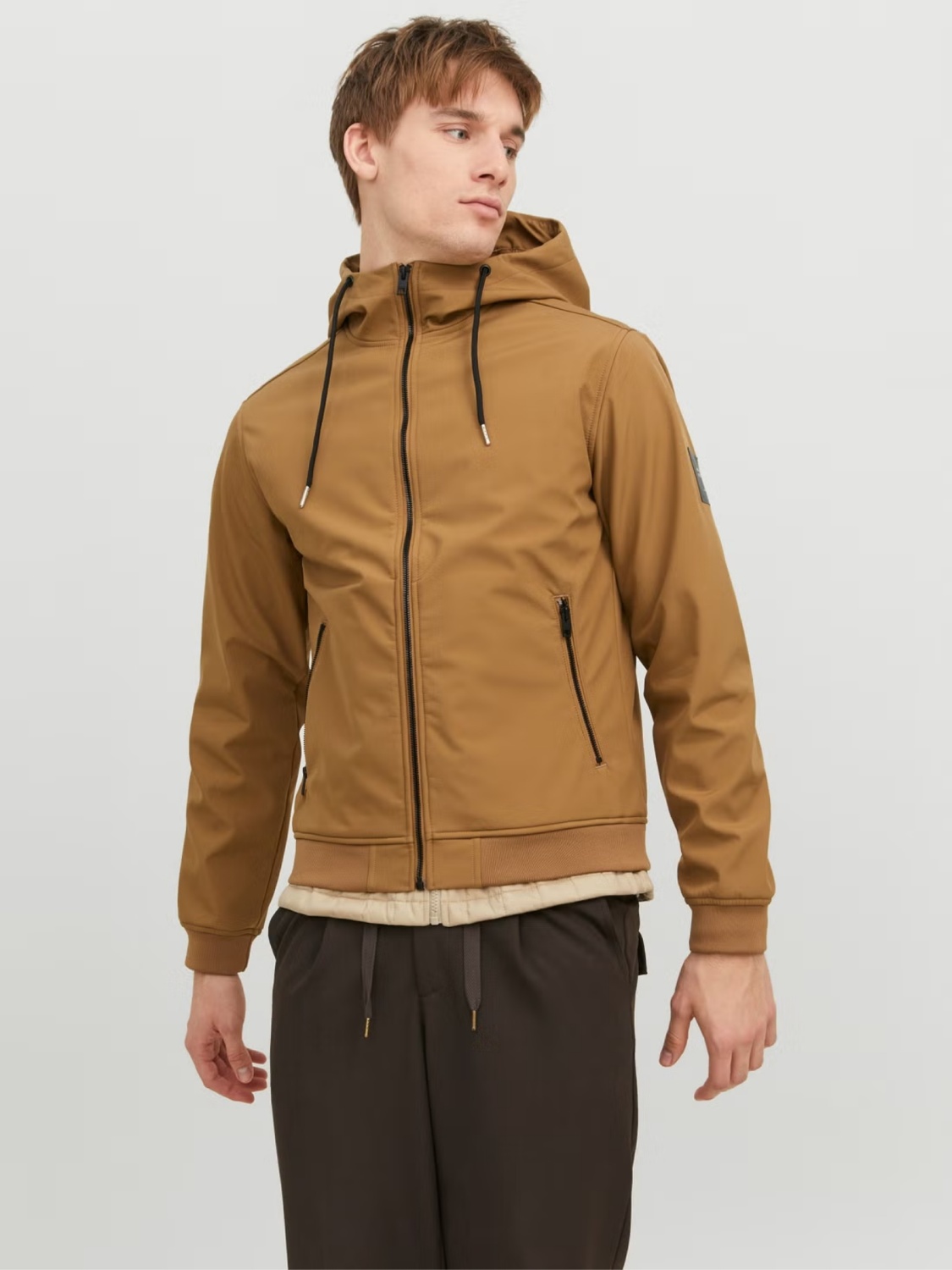 Jack & Jones Jacheta softshell, barbati, cu gluga, Regular fit, JJEBASIC, Maro (SELECTATI MARIMEA: 2XL)