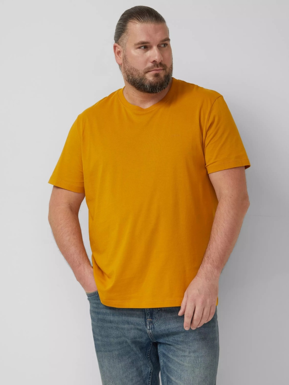 s.Oliver Big Sizes Tricou barbati big sizes cu decolteu la baza gatului, 100% bumbac, Galben inchis (SELECTATI MARIMEA: 5XL)