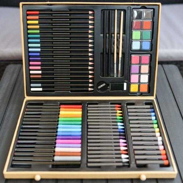 Marea cutie cu culori Djeco Acuarele, pensule si blocuri de desen