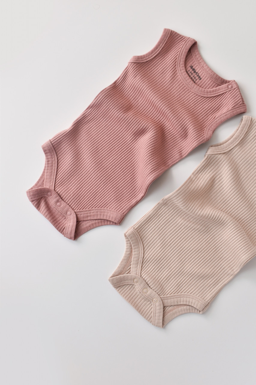 Set de 2 body-uri fara maneci din bumbac organic si modal - Roz/Blush BabyCosy