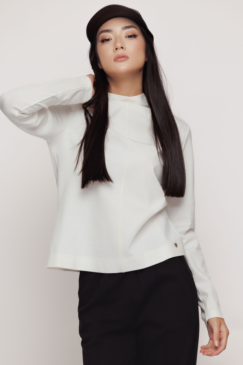 Bluza dama alba pe gat