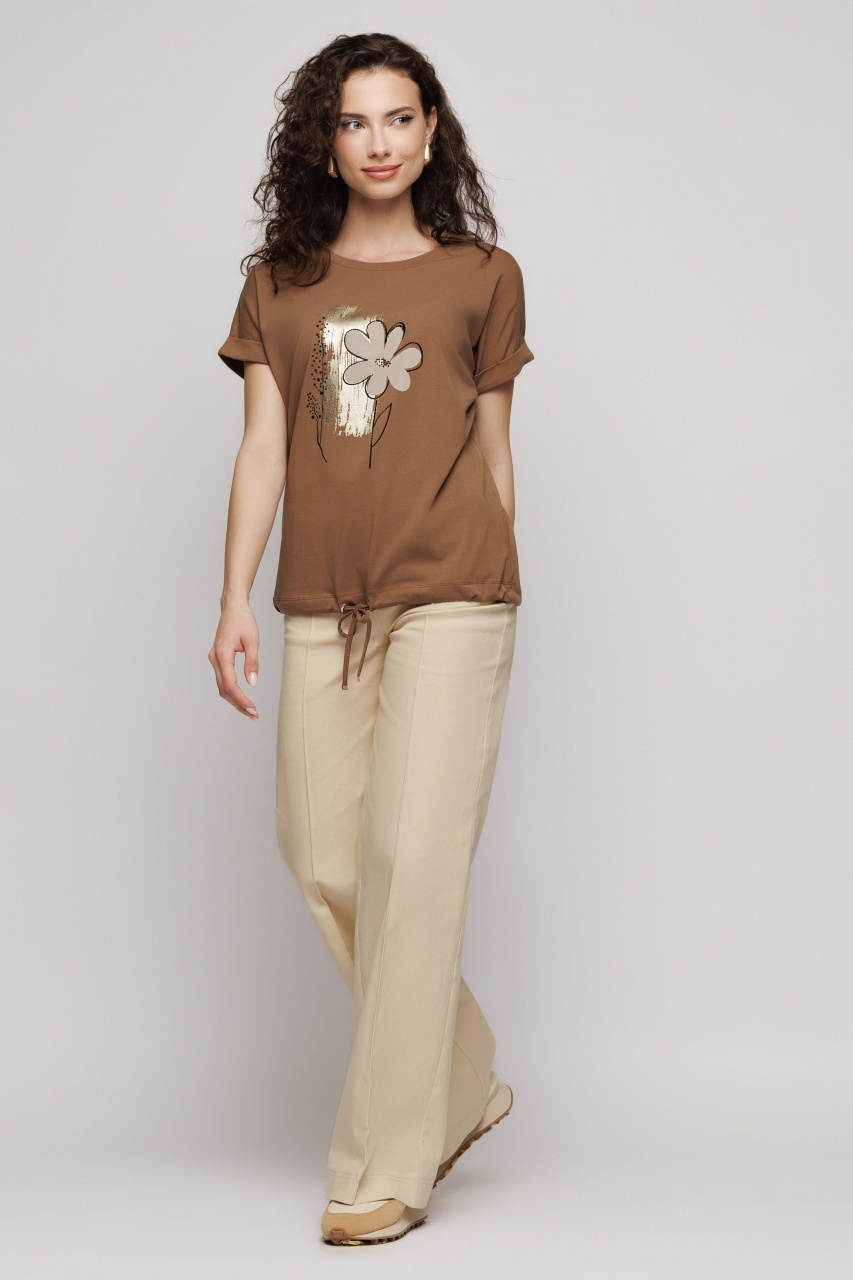 Tricou damă lejer cu șiret și print decorativ