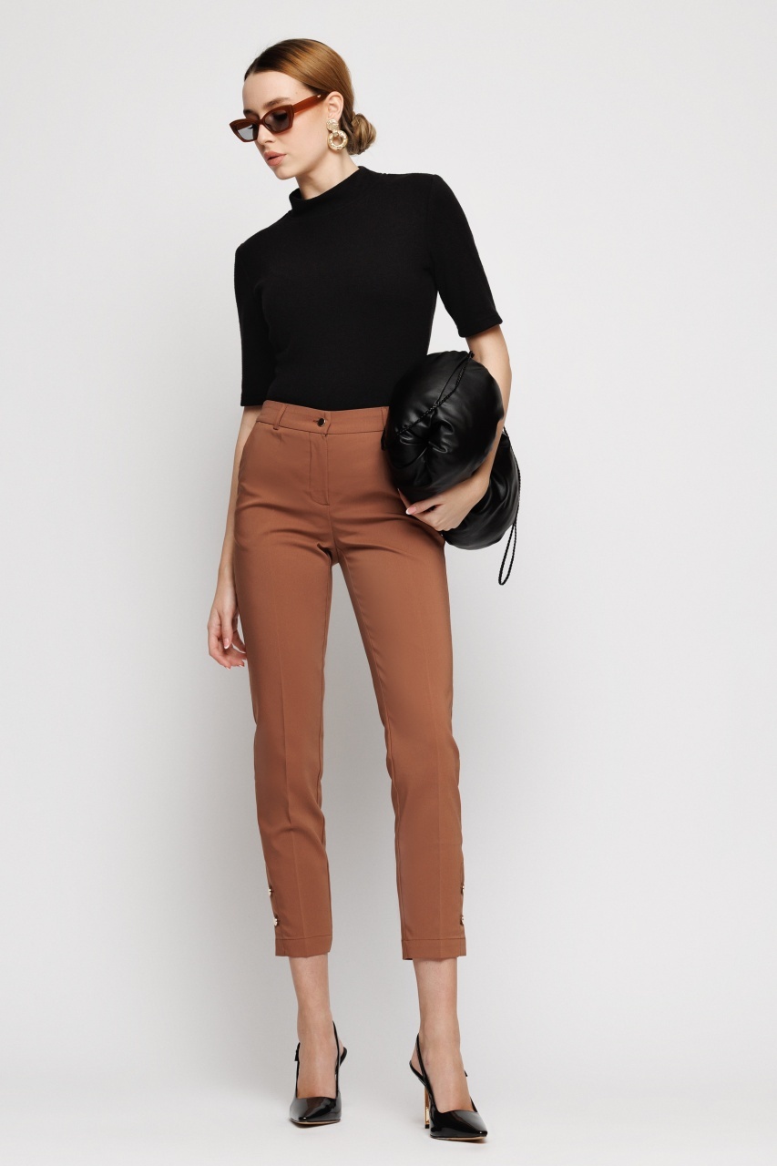 Pantaloni dama conici cu nasturi aurii